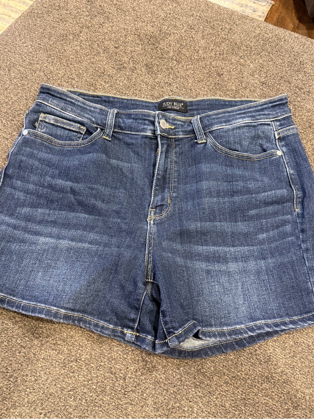Judy Blue Medium Wash jean Shorts size XL